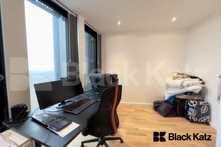 Modern, slick contemporary apartment with stunning views The Ceramic Building, Newington Causeway , Borough SE1